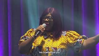 Rev Sandra Alero ft kweku Teye - WE BOW LIVE