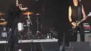 The 69eyes-Angel on my shoulder(live at Tuska2001)