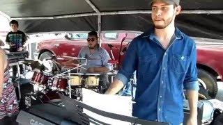 ...otra mas de "cavarett noise collective" en el tianguis cultural de guadalajara, mexico !!!