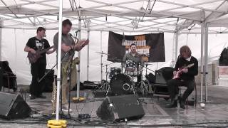 Mike Smith's Ginger Tunes' Quartet.Performing, Steps Behind.