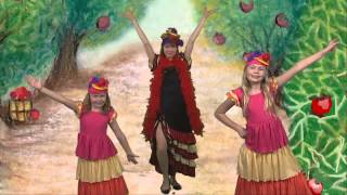 THE GERY GIRLS  "Bananas On Her Head" children's song | Kids music video | Banana song | Fruit Hat