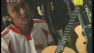 Nicholas Tse and His Guitar Room