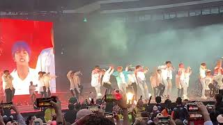 'IDOL' - BTS (LIVE)