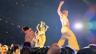 Katy Perry - CRUSH (The Lifetimes Tour Live in Prague)