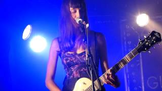 Las Kellies - Go V! - Typical bitch - LIVE PARIS 2013