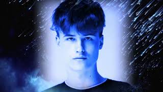 SCOTT RILL/HOLD ME CLOSE/2025/
