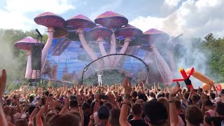 Mike Williams’ Epic Performance of "Give It Up" on Tomorrowland’s Floating Water Stage