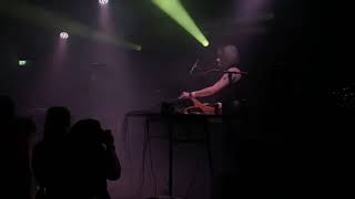 De Ambassade - Geen Genade (Live)