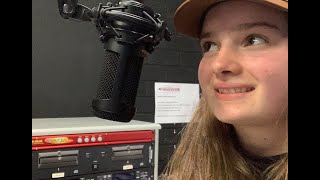 Beyond radio live and you’re watching live 😍 how cool is that set it up for ya 😍
