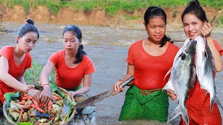 two girls Cooking two fish at river | How to fried 2 fish and eating | primitive life KH