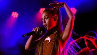Ariana Grande - Obvious (empty arena)