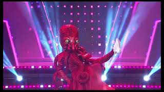 SILVIA ILVES saates MASKIS LAULJA - GIRLS JUST WANNA HAVE FUN