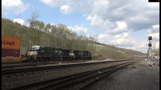 A NS Intermodal plus a CSX manifest