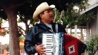 La Carga Ladeada. Misael Saucedo