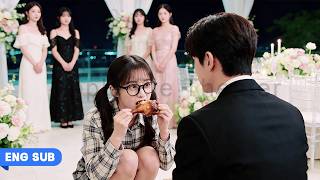 CEO interviewed all fiancées. But he fell in love at first sight with a girl eating chicken leg!
