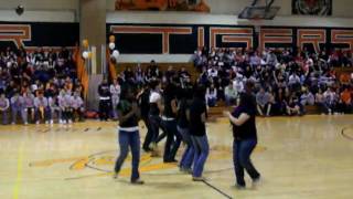 DHS PEP RALLY STEP TEAM 09'