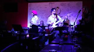 Lovecats en Francesco Bar 26 08 17 video por Mona Ferne Just the two of us