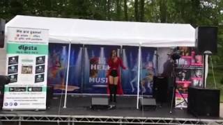 Rheo live performance at the Rugby Bike Fest