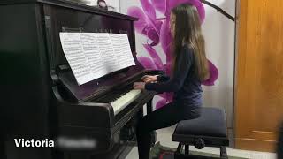 Victoria spielt die Sonate D Dur, 1  Satz von J  Haydn   Stufenvorspiel Klavier 2021