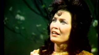 Loretta Lynn Unwanted Girl, Wanted Woman
