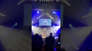Pastor plays "Let Me Love You" by Justin Bieber at church with his saxophone!