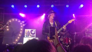 Free- Cody Simpson (Live)