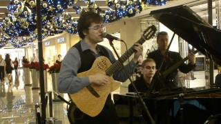 White Christmas (English / Spanish) by Carlos S. @ Paragon Music En Vogue 22 Dec 11