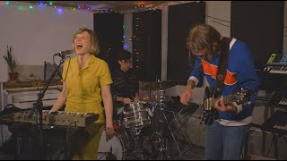 Goldfeather – Find Another Girl (live @ Shiny Things Studio)