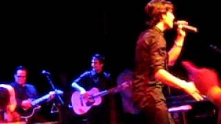 Jonas Brothers- Love Lockdown (Kanye West Cover)