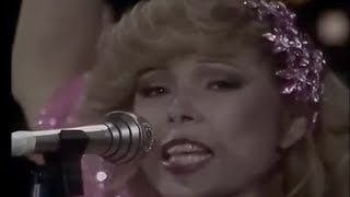 LILA MORILLO: LE REGALO A SU HIJO SEÑORA