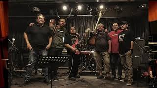 Aku cinta kau dan dia - the rock by Meanarkh band