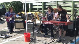 Mike Manne & Tiger Blues      (plays)    "Sunshine of your Love"  &  "Tales of Brave Ulysses"