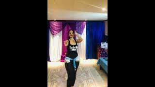 Beginner bellydance combo