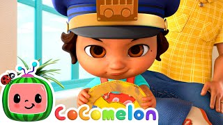 Wheels on the Bus Play Pretend | CoComelon | 🚌Wheels on the BUS Songs! | 🚌Nursery Rhymes for Kids