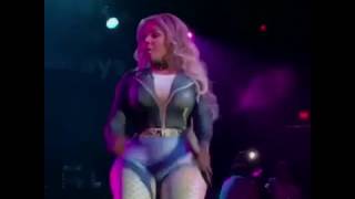 Lil Kim shouts out Remy Ma at her concert last night and then hints at a collab