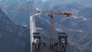 Huajiang Canyon Bridge - Potain MCT 385