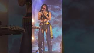 Lights - Giants (Live in Dallas, 4/11)
