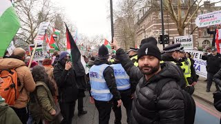 🔥 PROTEST CHAOS Man Holding Pro Hamas Sign Gets ARRESTED in London! 🚔📢 WATCH NOW! 👀