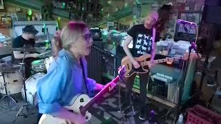 2914 - Holly And The Nice Lions