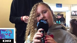 Edda får sat hår i sminken