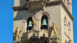 12:00 Noon clockworks at il Duomo di Messina, Sicilia.