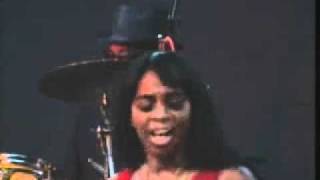 Mar'Ja --blues diva --- will open the Nov.19 SoCal Rock-n-Blues Dance Party 2010