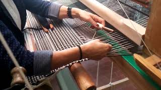 Hand-weaving at Tessile Officina - Gegia Bronzini, Bregnano