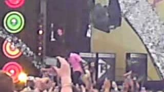 Iyaz singing 'Replay' at T4 on the Beach 2010!