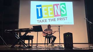 Anya performing at The Frist
