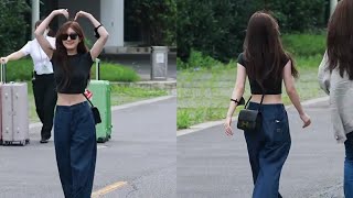 OMG look at Zhao Lusi waist just perfect - Depart to Beijing for press conference tomorrow