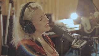 Izo FitzRoy - When The Wires Are Down (Live Studio Session)