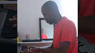 moment dadoration. piano. "LUNIVER SANTER"
