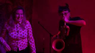 Sofia Salvo (bari sax) Lorena Izquierdo (voice) // Live at Loophole, Berlin