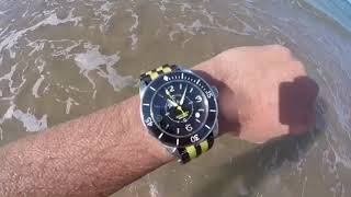 Water test time locker diving watch